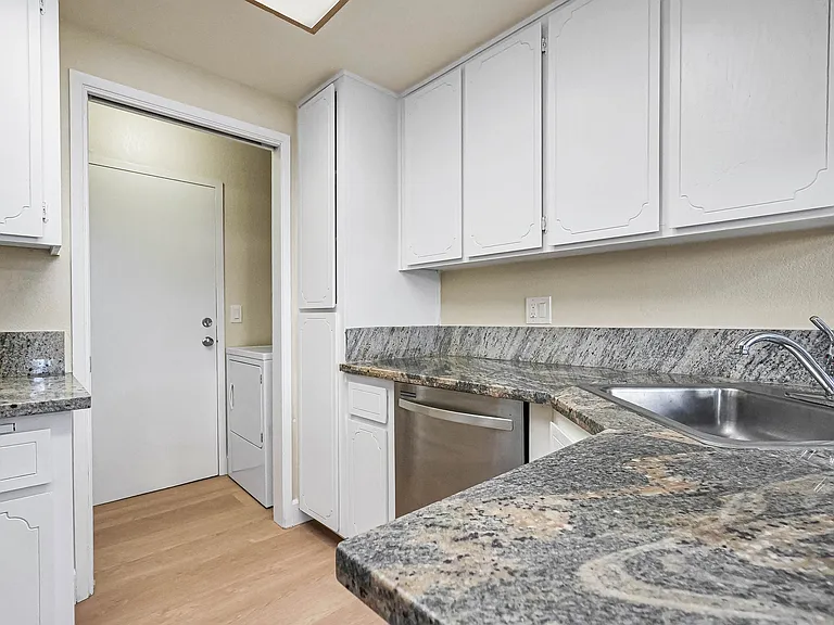 24054 La Paz Way — Photo 18