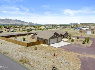 9033 E Providence Dr, Flagstaff, AZ 86004