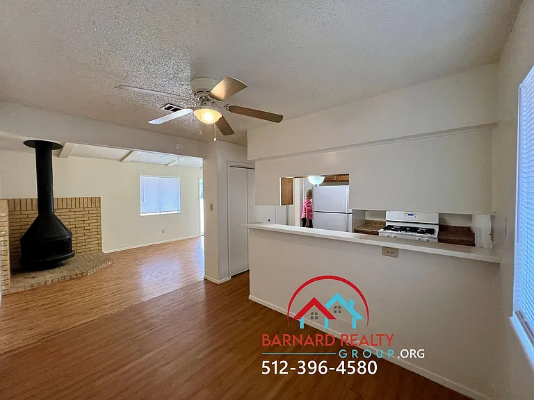 809 Allen St — Photo 4