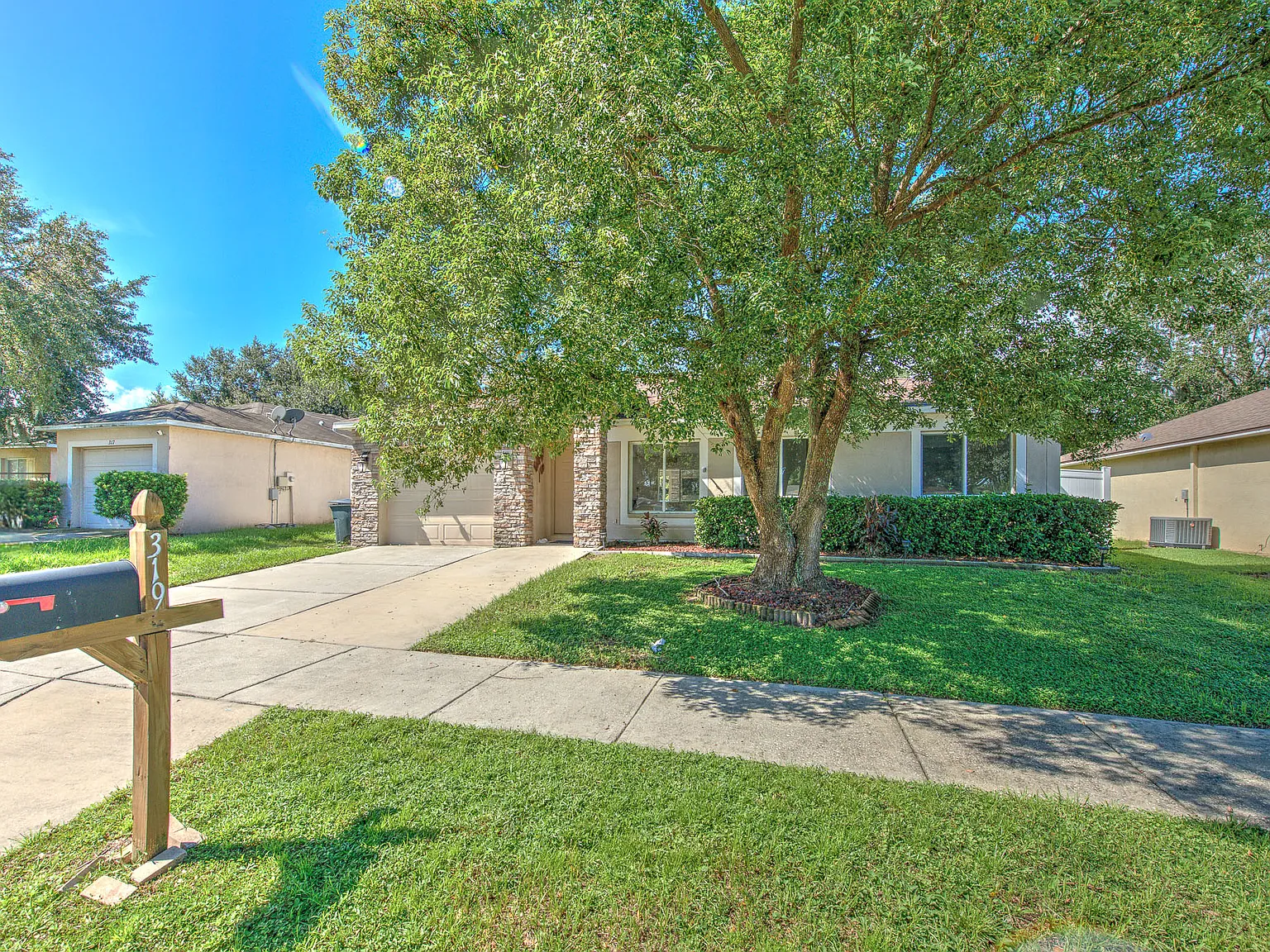 3 bed, 1112 sqft, $2,000 — Photo 3