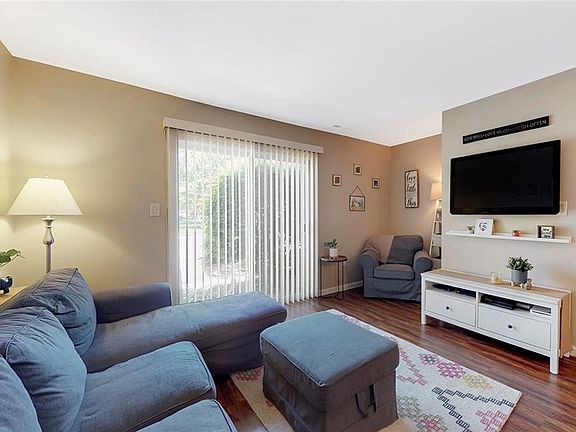 3rd image of 151 Applegate Ln #151