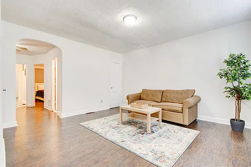 1222 18th Pl NE Photo 1
