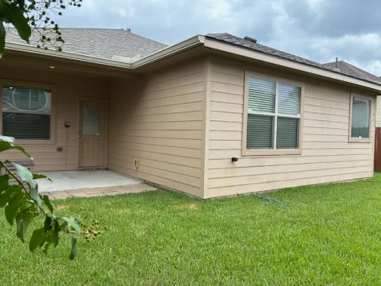 7042 Windy Run Ct — Photo 32
