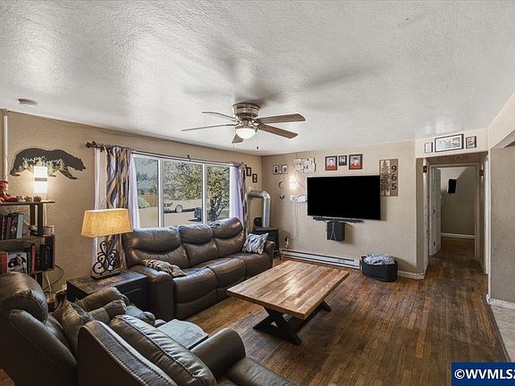 3rd image of 1418 Westwood Ln