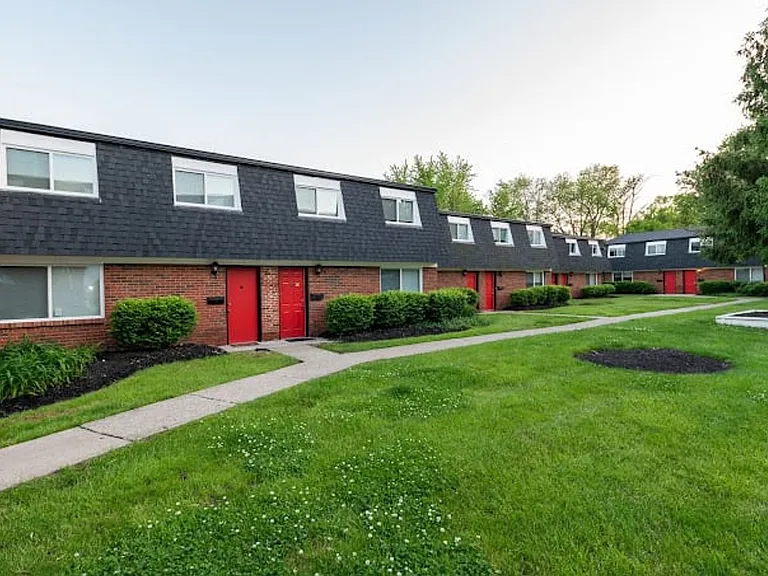 Finneytown Apartments & Townhomes — Photo 13