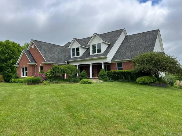 3968 Scholtz Rd, Lapeer, MI 48446