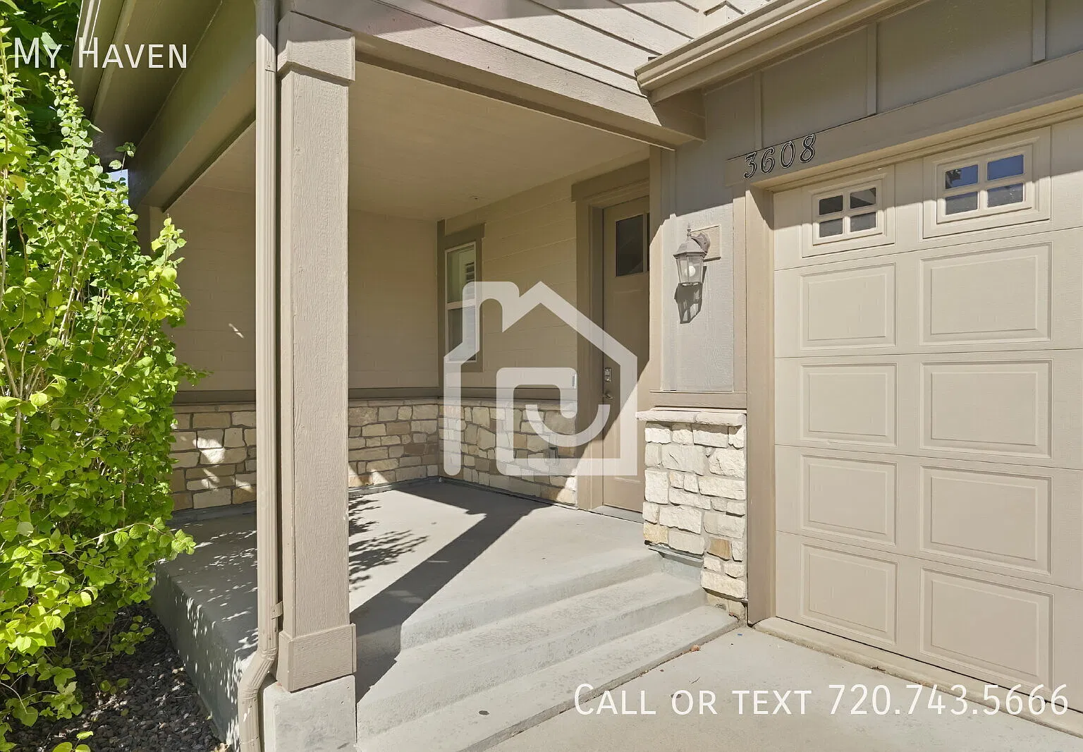 Low Maintenance Townhome in Cherry Creek School District — Photo 2