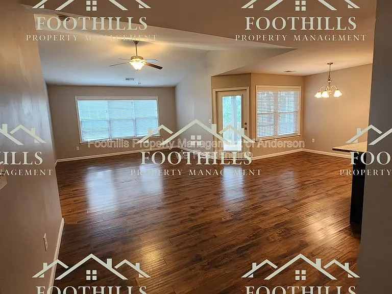 1027 Whirlaway Cir — Photo 2
