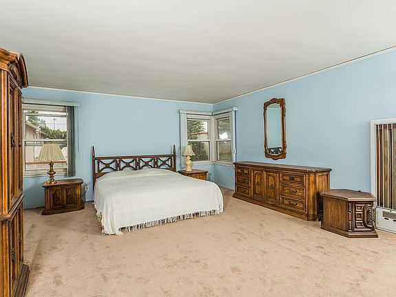5th image of 1366 Virginia Ave