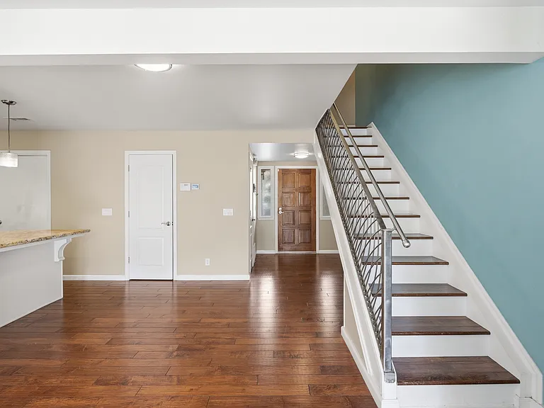 2063 Village Ln — Photo 7