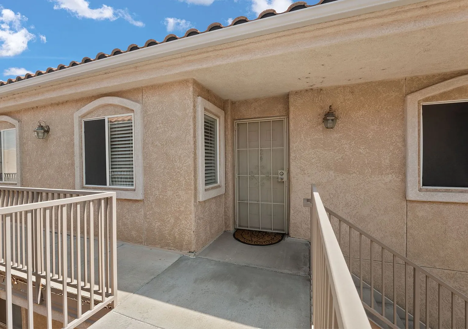 Upscale Condo | 3 Bed / 2 Bath | Garage+ 1 Assigned Parking | Gated Community | Rancho Mirage | N... — Photo 3