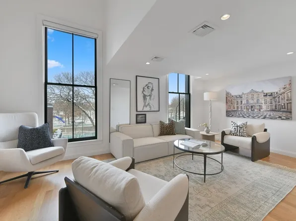 124 Beacon St APT 3R, Boston, MA 02116