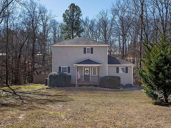 3rd image of 225 Dogwood Cir NE