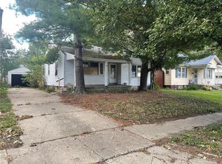 1651 N Maple Ave, Decatur, IL 62526