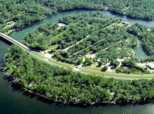 83 Southwest Ave, Trenton, FL 32693