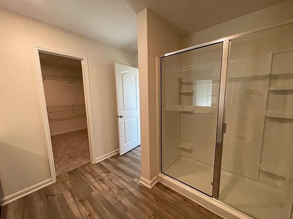 4th image of 2103 Hialeah Dr