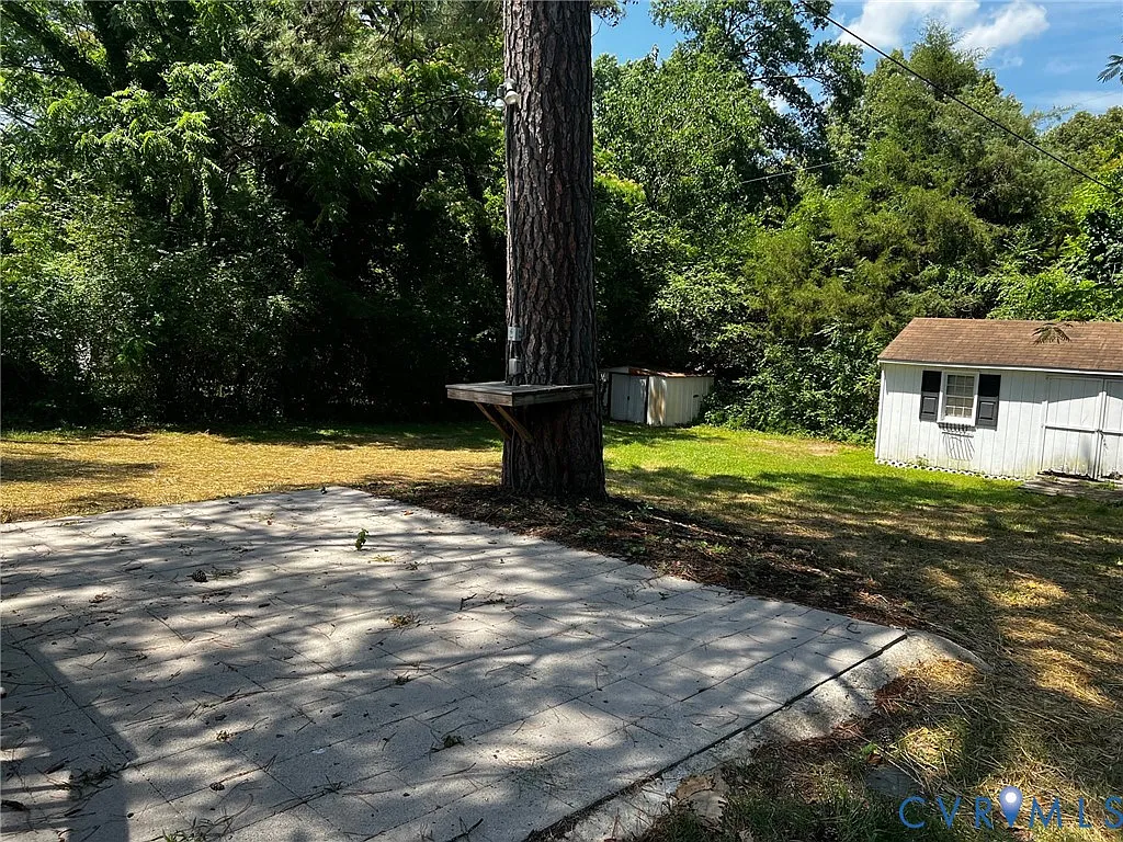 2 bed, 1.0 bath, 1384 sqft, $1,900 — Photo 3
