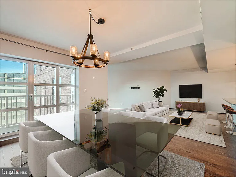 250 President St #404 — Photo 2