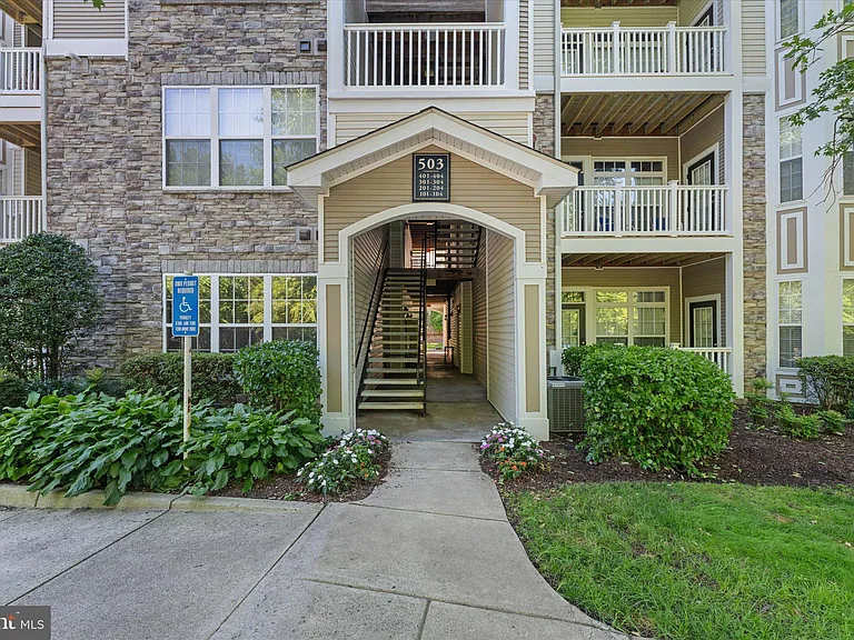 503 Sunset View Ter SE #101 — Photo 1