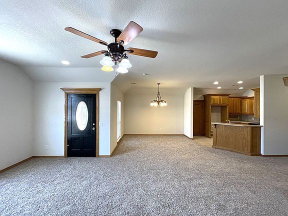3rd image of 4616 Loch Ln