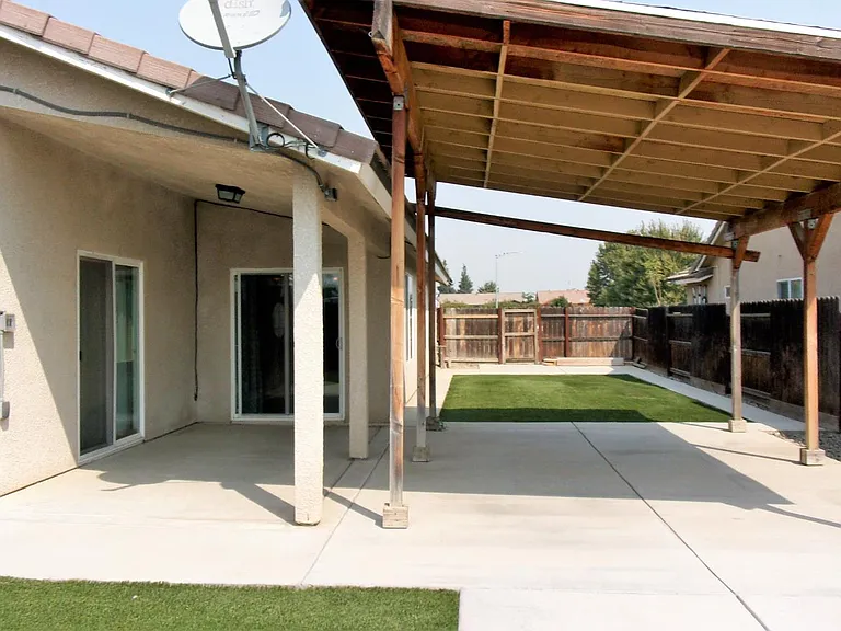 5619 W University Ave — Photo 11
