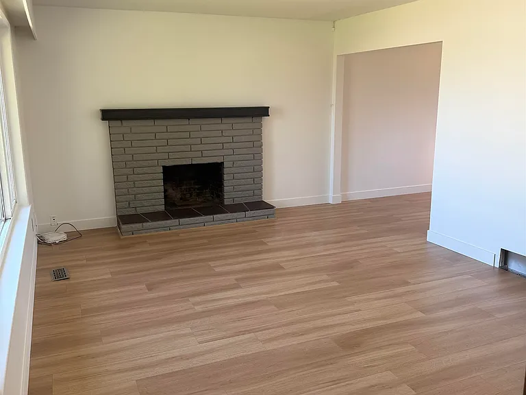 311 Leroy St — Photo 2
