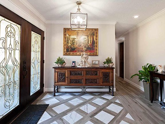 4th image of 4625 Gladys Ave