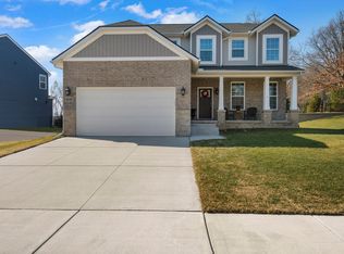 9656 Willow Oak Dr, Brighton, MI 48116