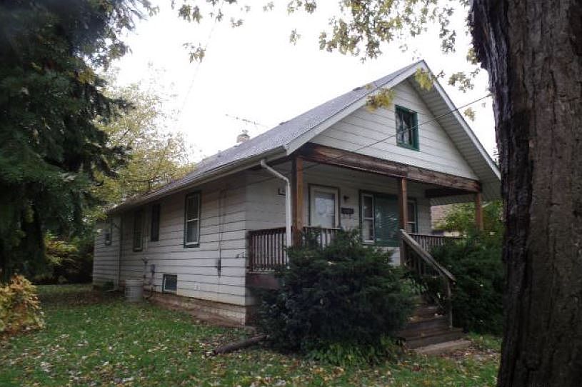 2nd image of 5822 Ridge Ave