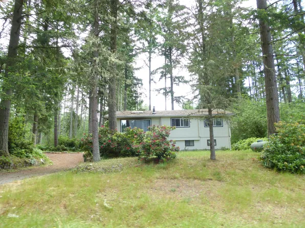 11817 Country Club Dr, Anderson Island, WA 98303