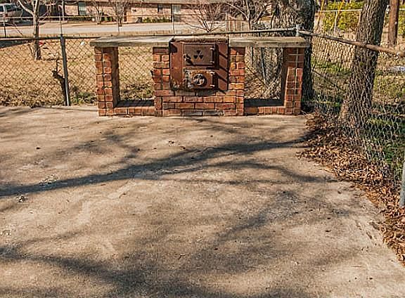 5th image of 355 Blossom Dr