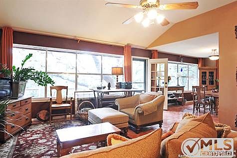 4th image of 136 Sunway Dr