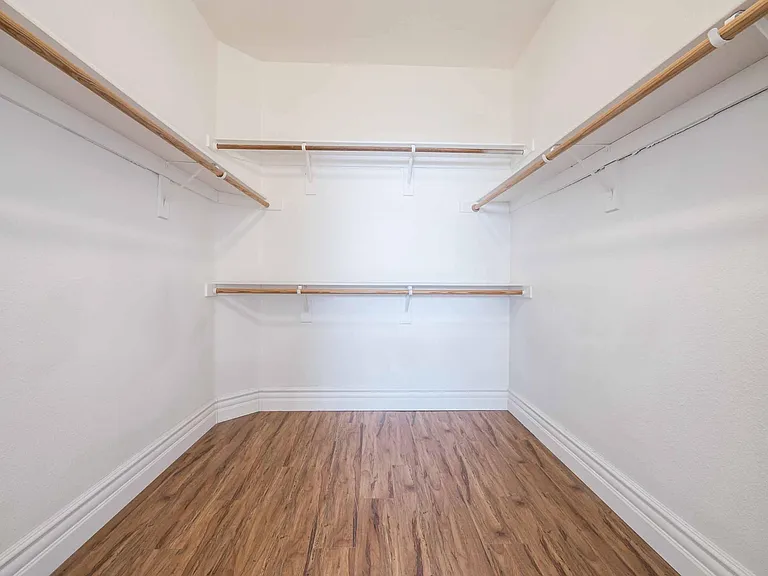 212 Waterton Lakes Ave — Photo 18
