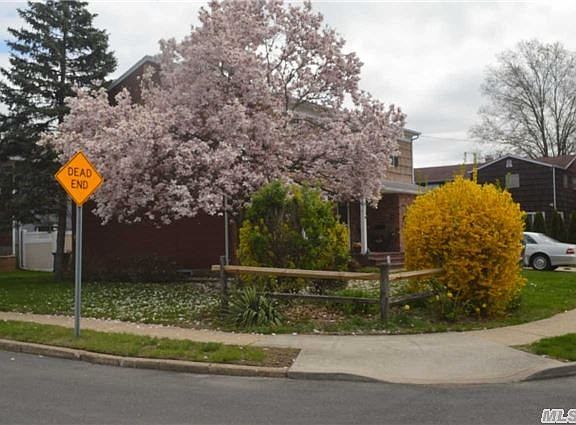 3rd image of 238 Mayfair Ave