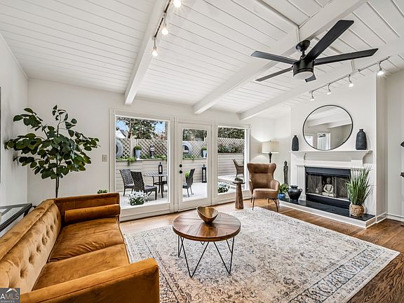 4th image of 2347 Drew Valley Rd NE