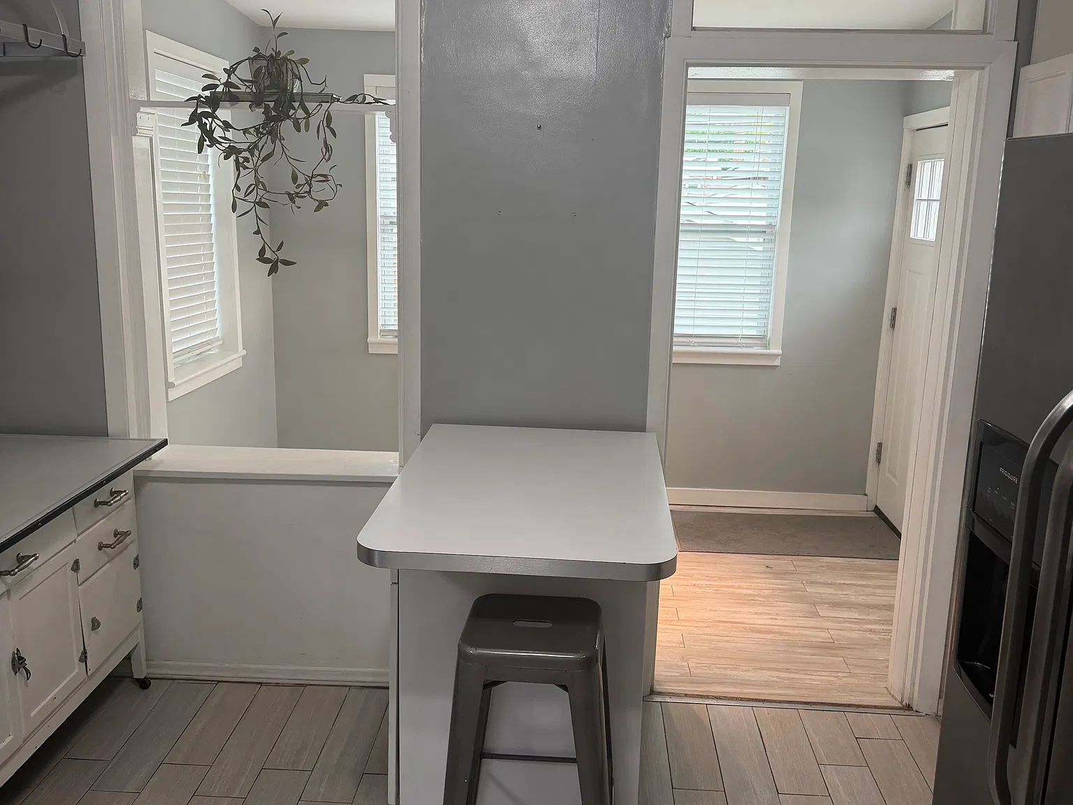 2 bed, 1.5 bath, 1171 sqft, $1,600 — Photo 4