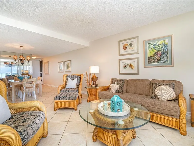 3443 Gulf Shore Blvd N #609 — Photo 1