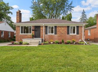 411 Harrington St, Mount Clemens, MI 48043