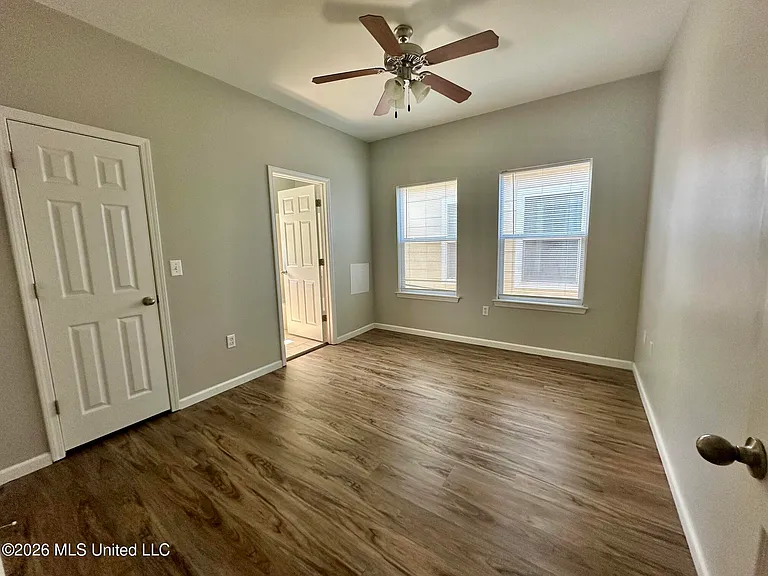 301 Lac Bleu Ave #B — Photo 6