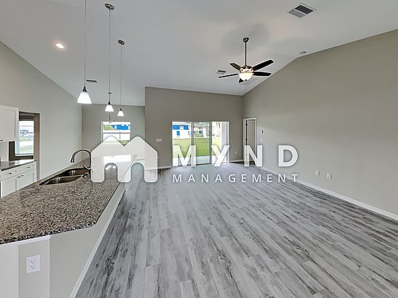 4th image of 2113 Carpenter Ln