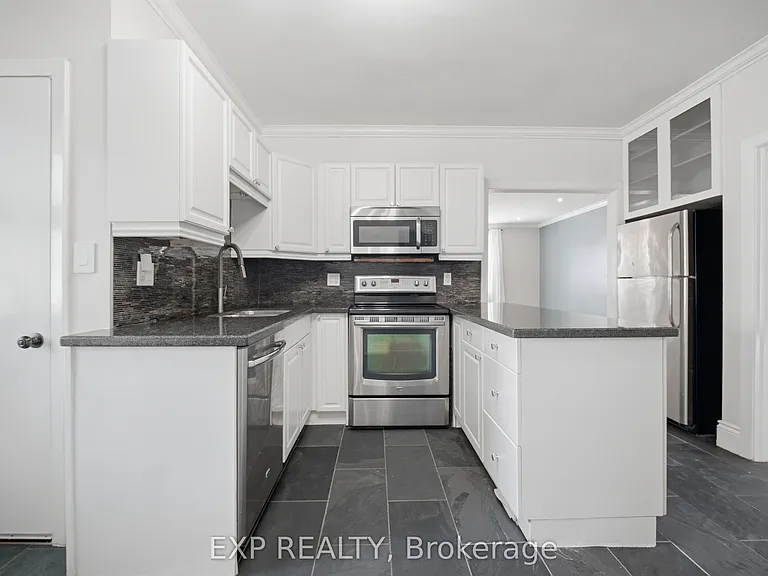 1052 Alexandra Ave — Photo 11