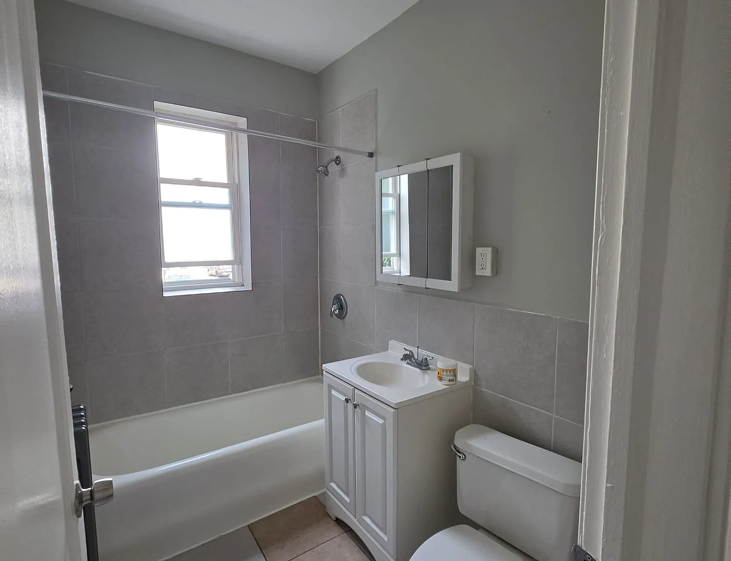 1 bed, $1,700 — Photo 2