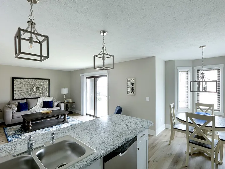 Oak Tree Apartments — Photo 39