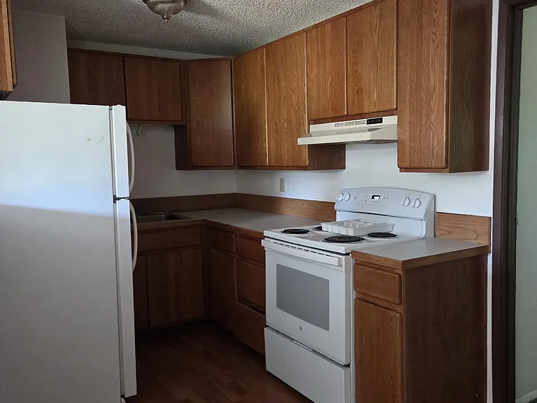 200 Cherry Ln #8 — Photo 1