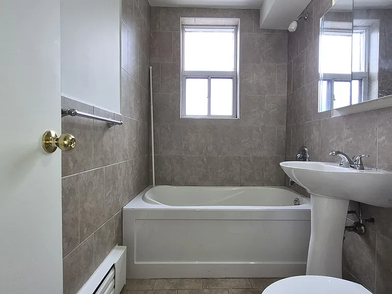 1751 Victoria Park Ave #204 — Photo 18