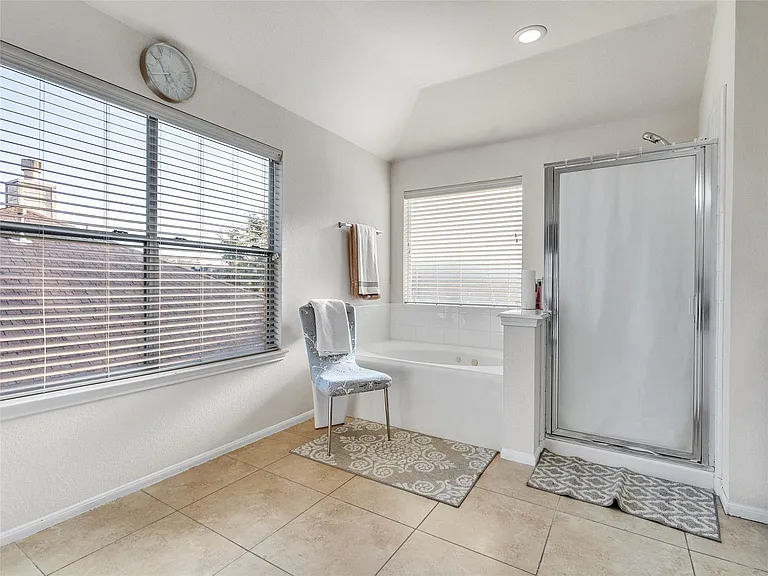 5514 Gatesprings Ln — Photo 32