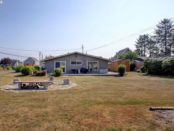 4th image of 1607 California Ave S