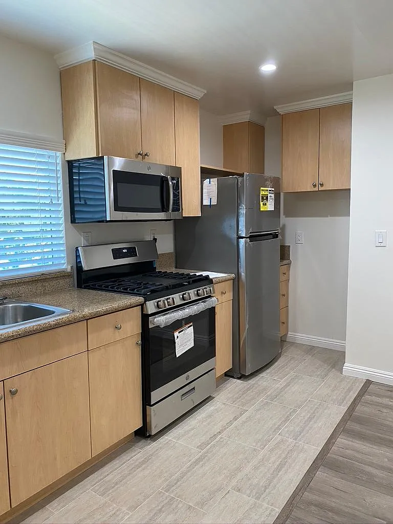 1 bed, 700 sqft, $1,875 — Photo 2