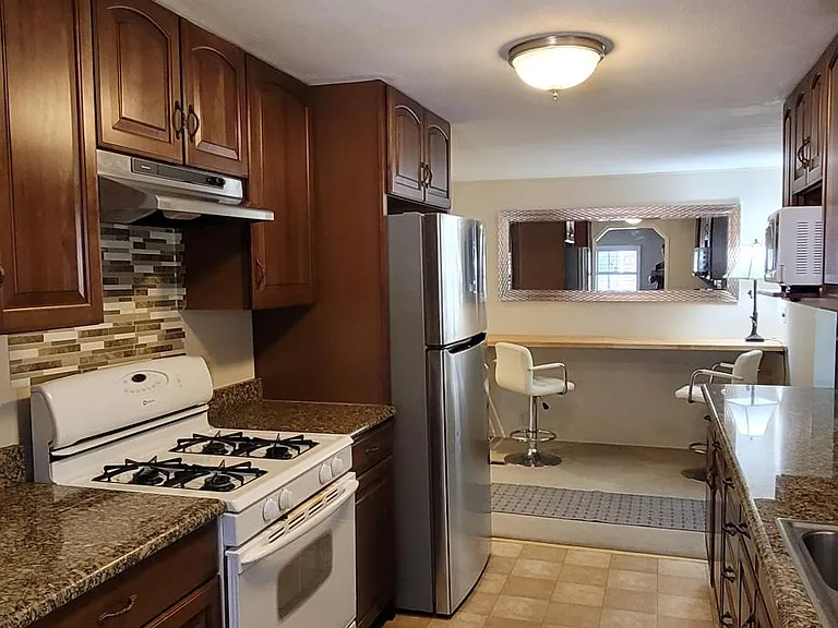 201 Manor Ct #29 — Photo 1