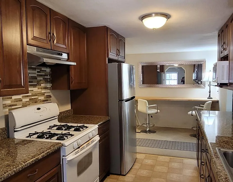 201 Manor Ct #29